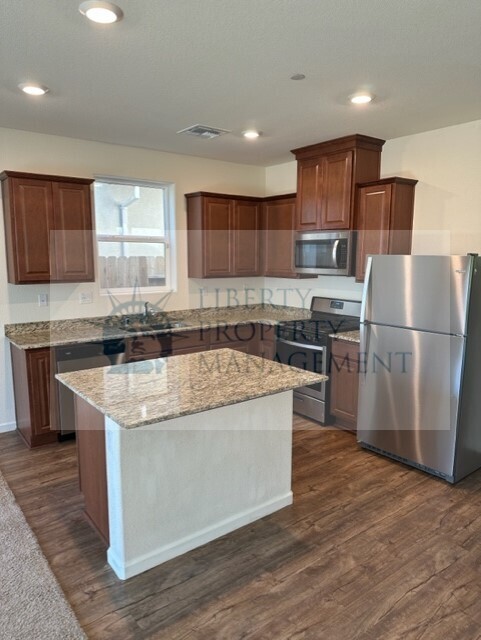 Building Photo - 638 Tillman Dr