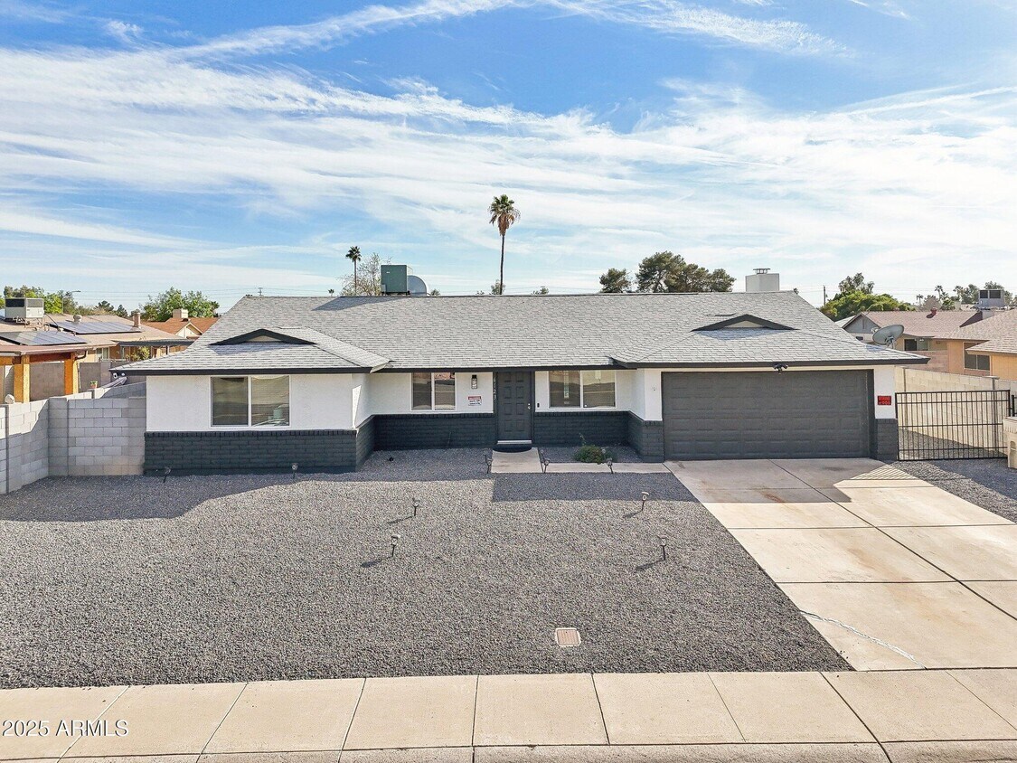 Primary Photo - 6123 W Karen Lee Ln