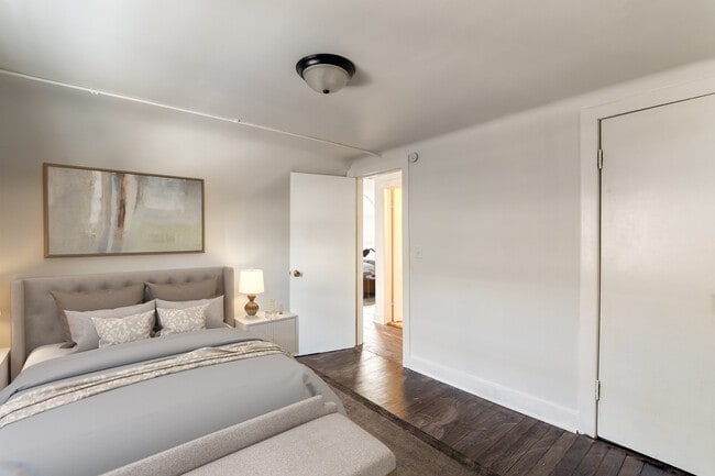 Building Photo - 1610 S Cedar St