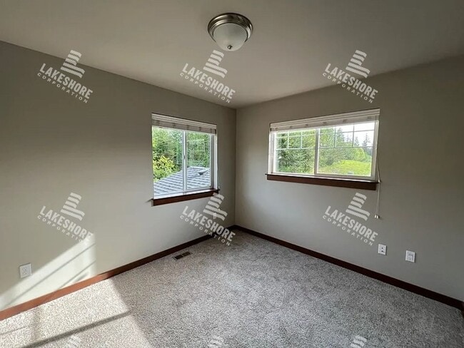 Foto del edificio - Spacious and Secluded 4 Bed 2 Bath Monroe ...