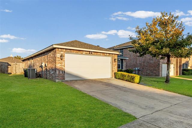 Foto del edificio - 8409 Redheart St