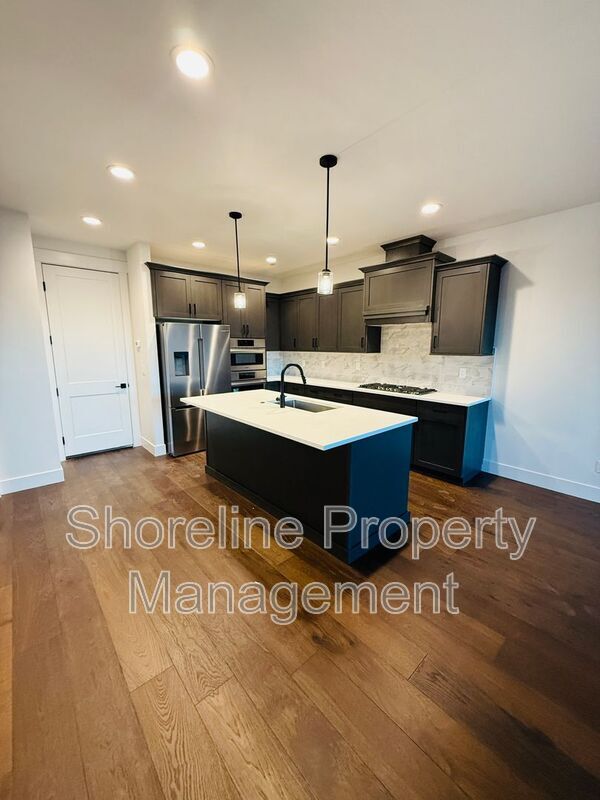 Building Photo - 2009 Freya Ct