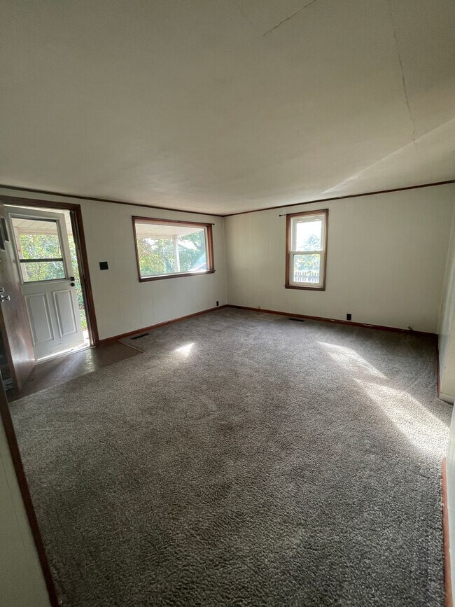 Foto del edificio - Available Now - 2 bedroom ranch