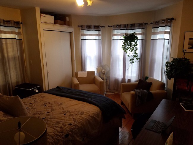 Building Photo - 25 Everett St