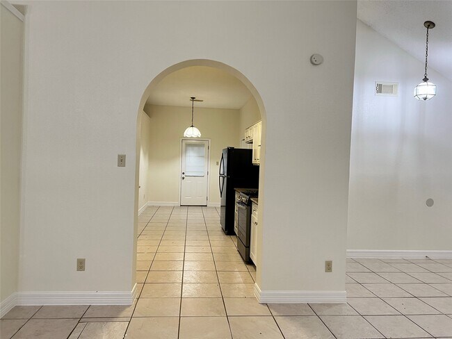 Foto del edificio - 5319 Pine Cliff Dr