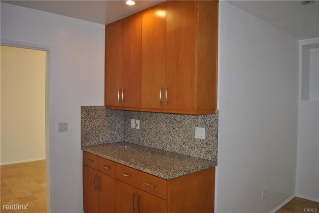 Building Photo - 4 br, 2 bath House - 1320 Riviera Dr
