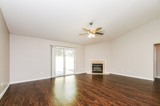 Building Photo - 14036 Crestwick Dr W