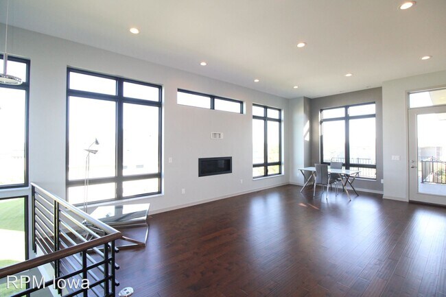 Building Photo - 4 br, 3 bath House - 725 Indian Ridge Drive