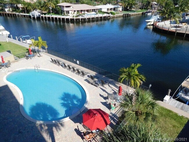 Foto del edificio - 301 Golden Isles Dr