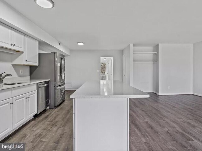 Building Photo - 7507 Spring Lake Dr