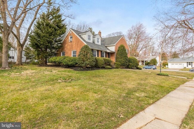 Building Photo - 235 Prospect Dr