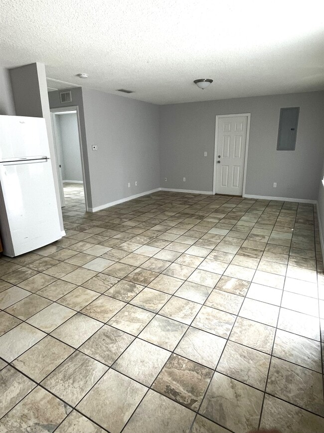 Building Photo - 63 N Whitney St