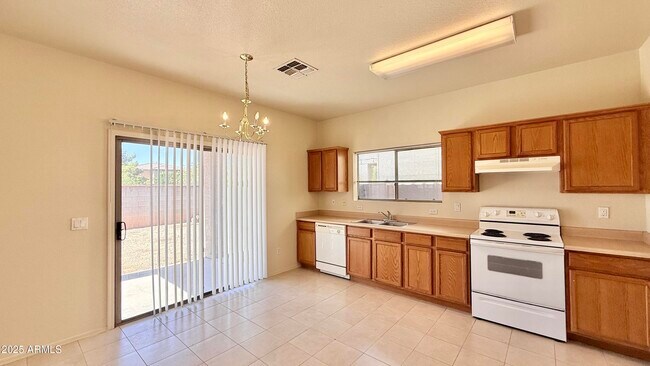 Foto del edificio - 2499 S Marble St