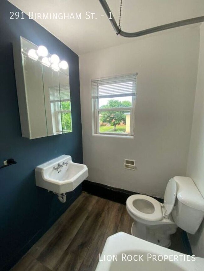 Building Photo - Charming & Convenient Living for $1,255/mo...