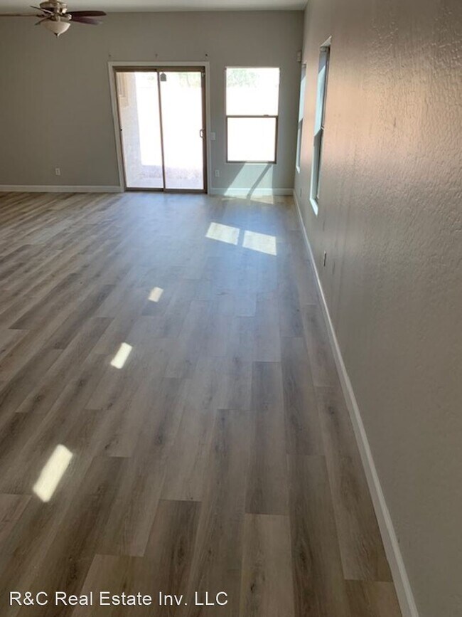Building Photo - 5250 W Glass Ln