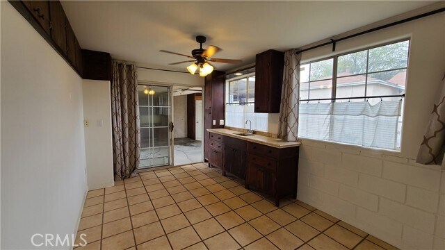 Foto del edificio - 426 N Sunset Ave