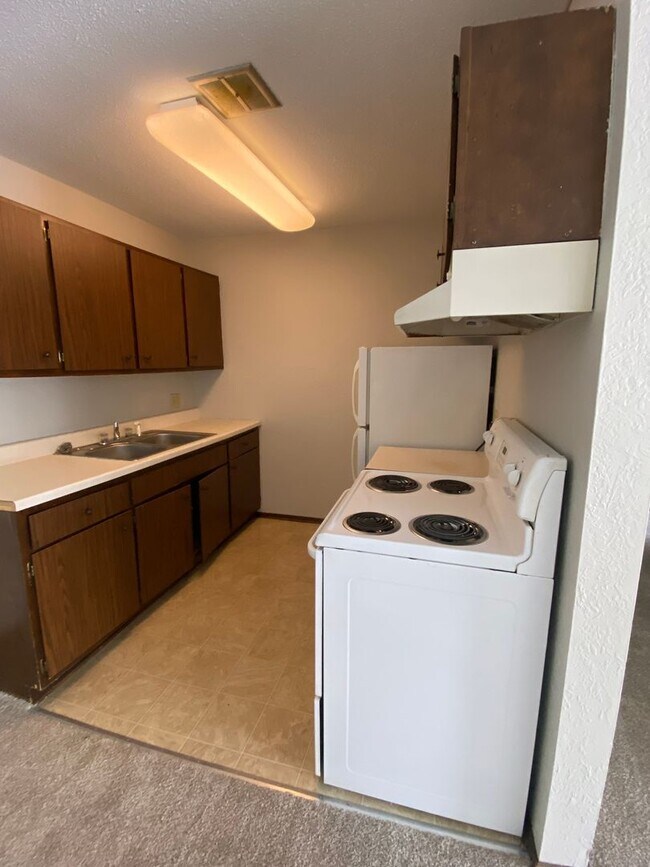 Interior Photo - 756 Hall Apartments