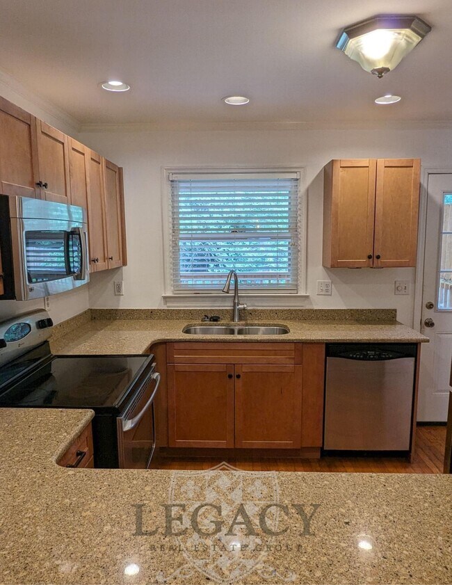 Foto del edificio - 1101C Biltmore Dr