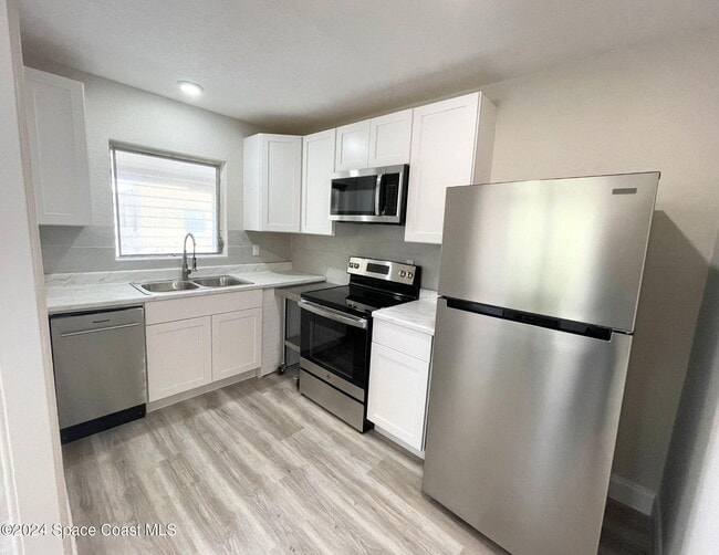 Building Photo - 26 Carmalt St