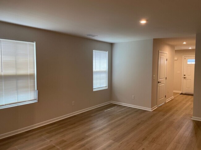 Foto del edificio - 8103 Sterling Oaks Dr