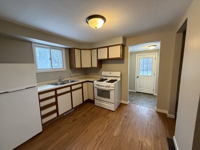 Foto del edificio - 323 Selma St