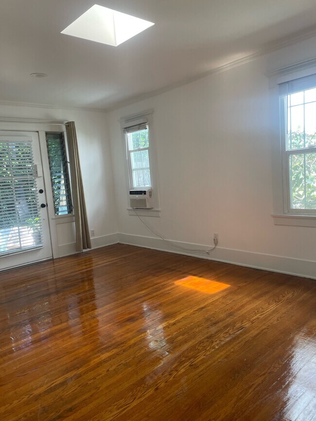 Foto del edificio - 1250 N Citrus Ave