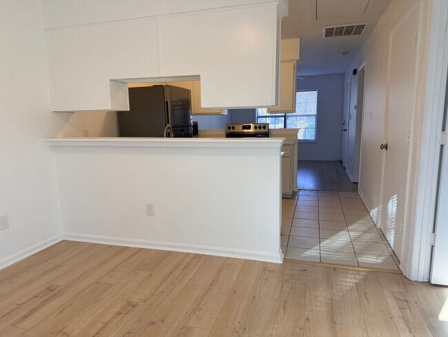 Foto del edificio - Cozy Wisteria Court