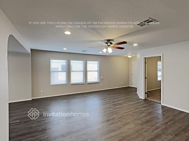 Building Photo - 10908 E Forge Ave