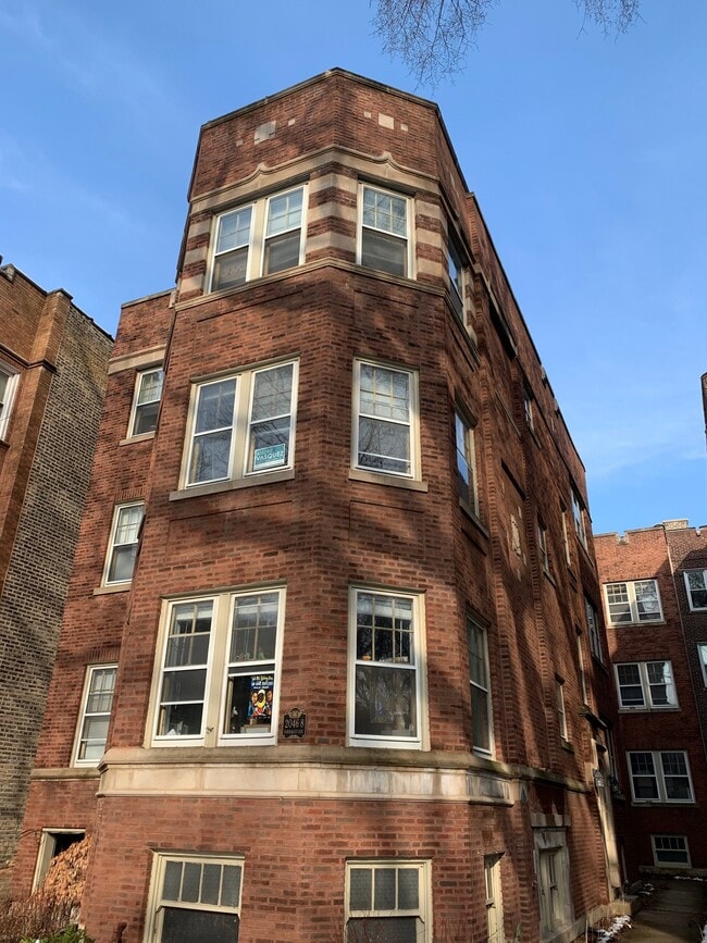 Photo - 2046 W Farragut Ave (Chicago, IL) Apartment