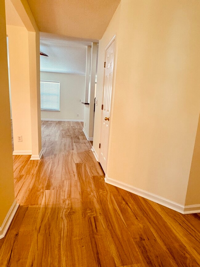 Building Photo - 188 Tibton Cir