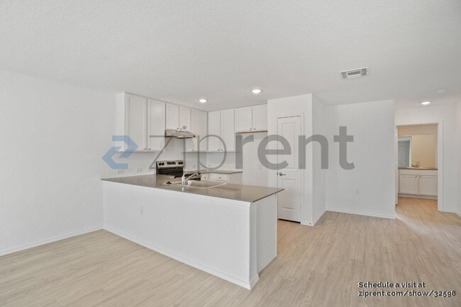 Building Photo - Unit