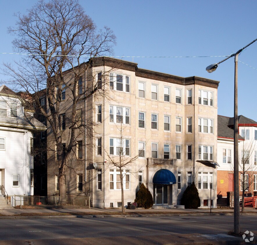 Primary Photo - 100 Seaver St