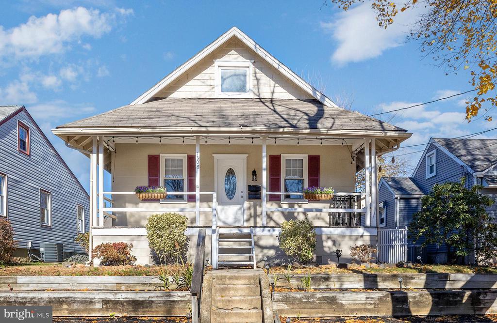 Foto principal - 1305 Sylvan Dr