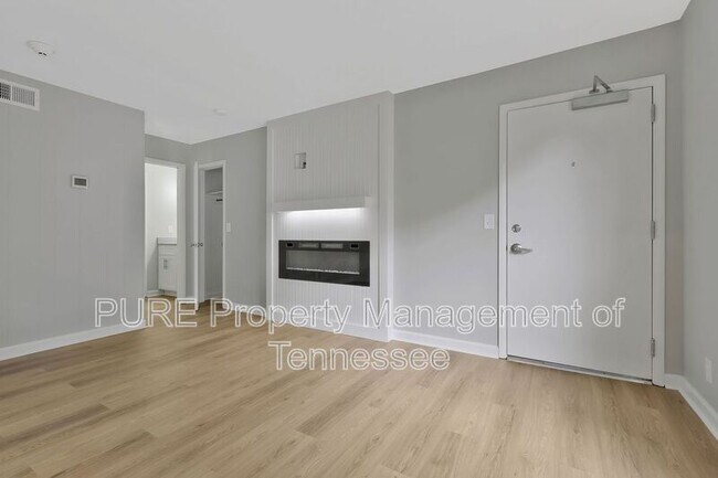 Foto del edificio - 1100 W Main St