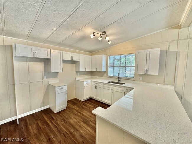 Foto del edificio - 1252 Henderson Creek Dr