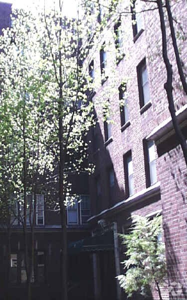 Primary Photo - 429-435 Fairmount Ave