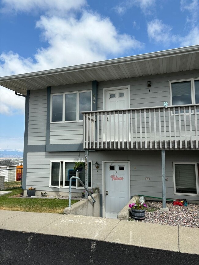 Building Photo - 180 Dayspring Loop