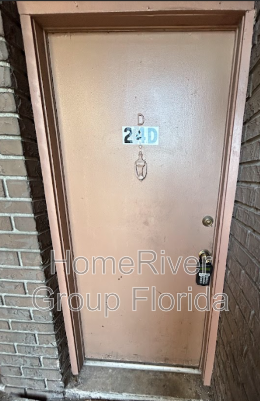 Foto del edificio - 9011 Westchester Cir