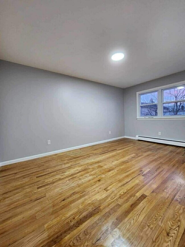 Building Photo - 147 McAdoo Ave