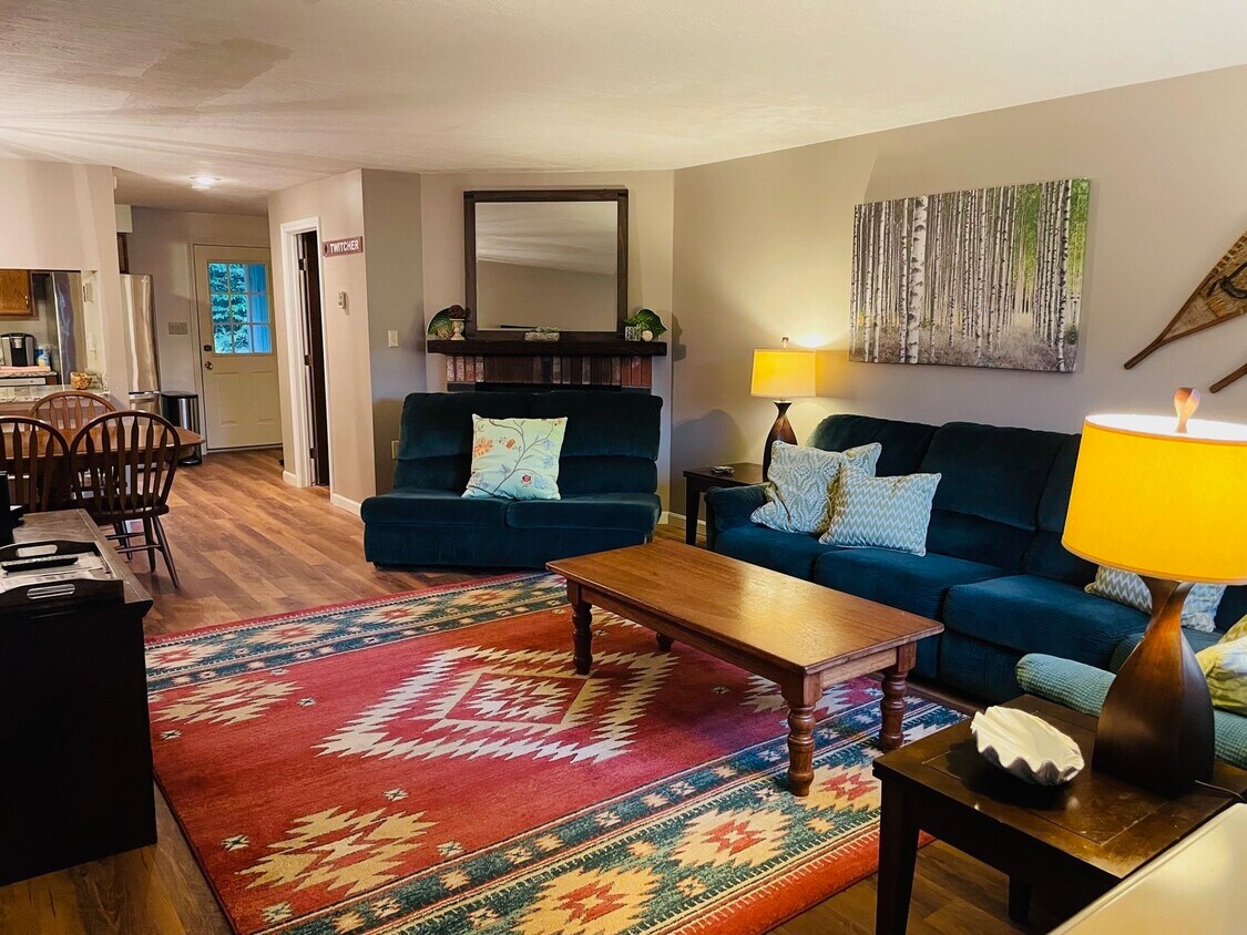 Foto principal - 125 Alpine Village Dr