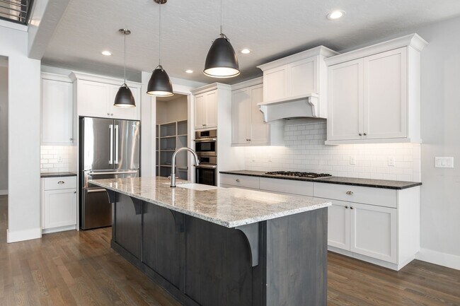 Building Photo - Dry Creek Ranch Rental