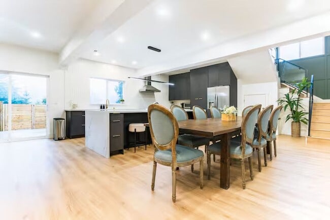 Building Photo - Spacious Modern Home for Rent in Burien / South Seattle