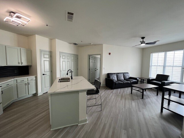 Foto del edificio - Element Apartments at Highland