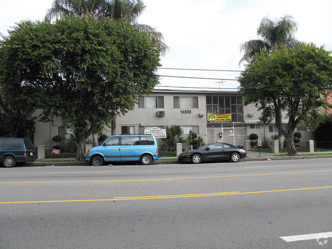 Building Photo - Saticoy West Apartments