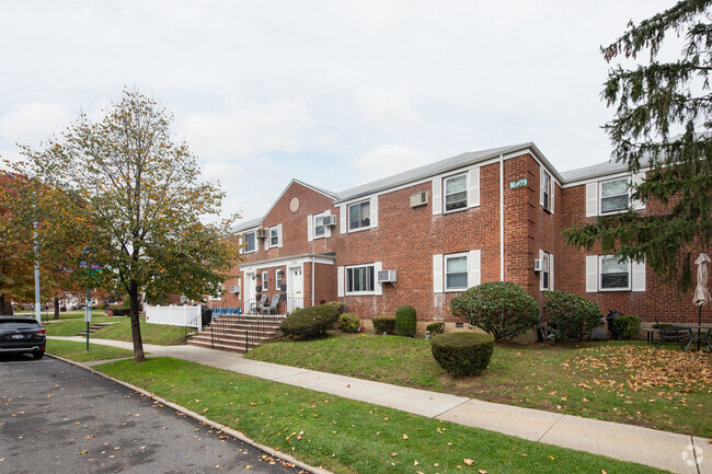 Foto del edificio - Glen Oaks Village