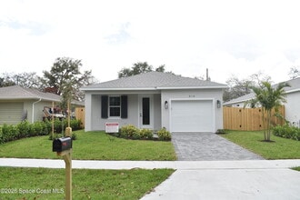 Building Photo - 414 Grove Ln