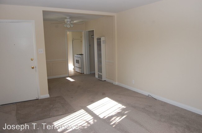 Foto del edificio - 1600 N Hollywood Way