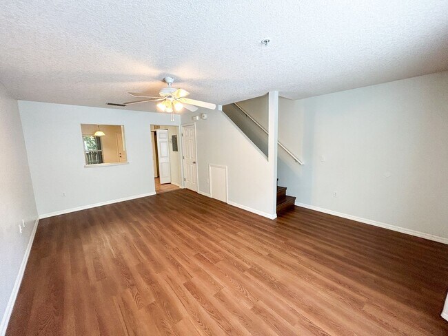 Foto del edificio - 2/2.5 Cozy Condo in Isabella Park