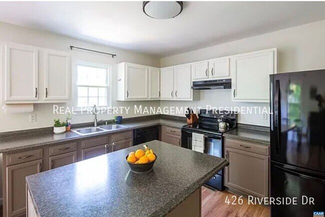 Foto del edificio - 426 Riverside Ave