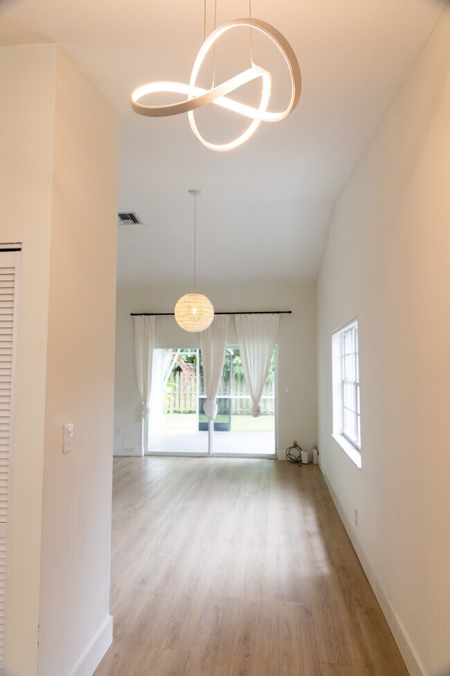Foto del edificio - 8330 SW 41st St